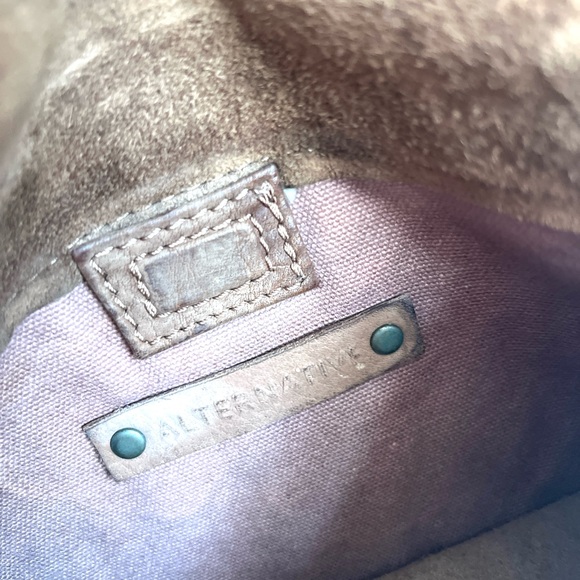 ALTERNATIVE Brown Leather/Suede Crossbody Bag - Picture 6 of 7